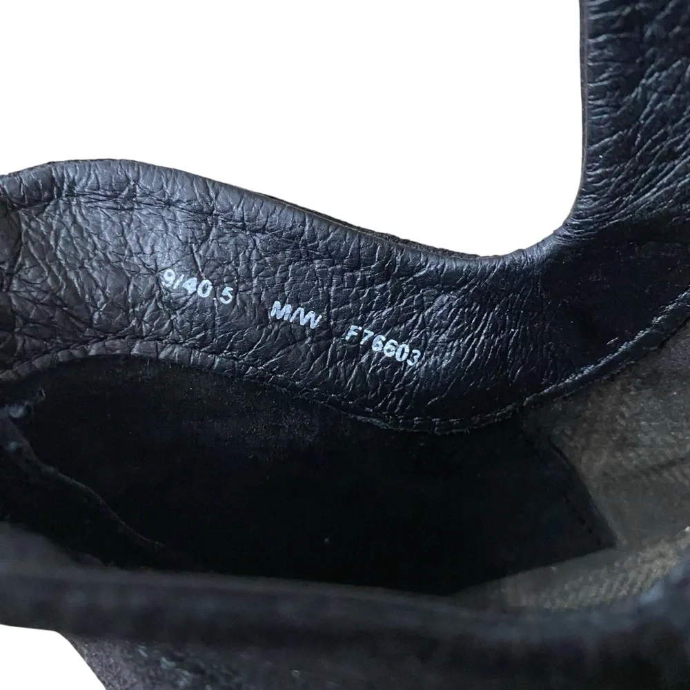 BORN Handcrafted Suede Bootie U.S 9.5